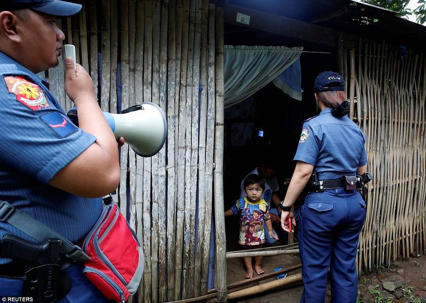 组图：菲律宾为禁毒3个月内超过3700人横尸街头