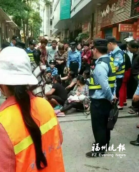 5名抱婴儿“人贩子”在福清落网？ 警方已介入调查