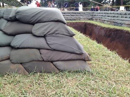 日本自卫队有强迫症 沙袋堆得比被子还齐