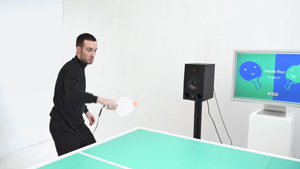 乒乓球也玩高科技 能够随着打球的节奏播放音乐