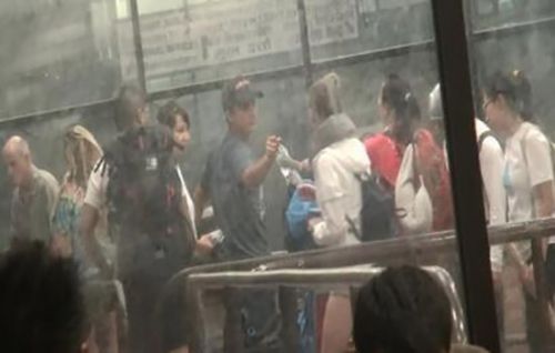 方力申搂何超莲同喝一瓶水恋情曝光 方力申邓丽欣分手原因