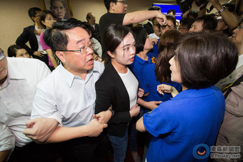 国民党团拒绝出席“一例一休”协商 民进党呼吁别闹了