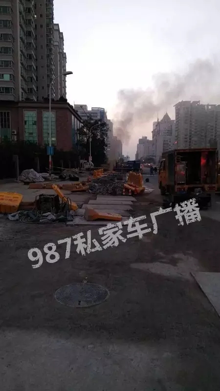 突发！下午5点左右 福州华林路有不明气体往外喷射 消防正在救援