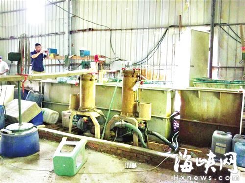 非法电镀加工点藏闽侯深山 废水直排山溪