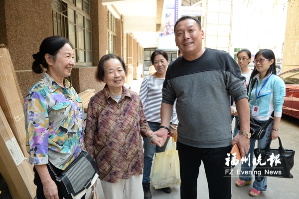 白马路东侧旧改征迁顺利 9旬老兵一天内签约搬家