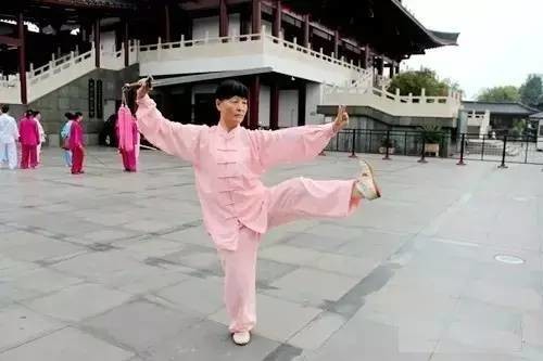 都立冬了福州还能穿短袖？其实后天要直降10度！