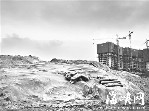 新建小区旁现渣土山 马尾区市容局已要求整改