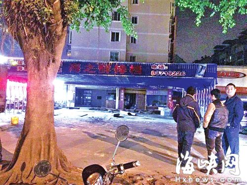 福州仓山一装修餐馆瞬间轰燃 3工人烧伤