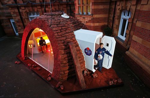 伦敦皇家天文台展出“火星之屋” 极具想象力