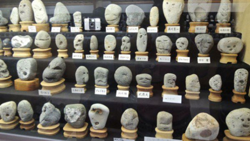 稀奇！日本博物馆展出上千块石头 个个似人脸(图)