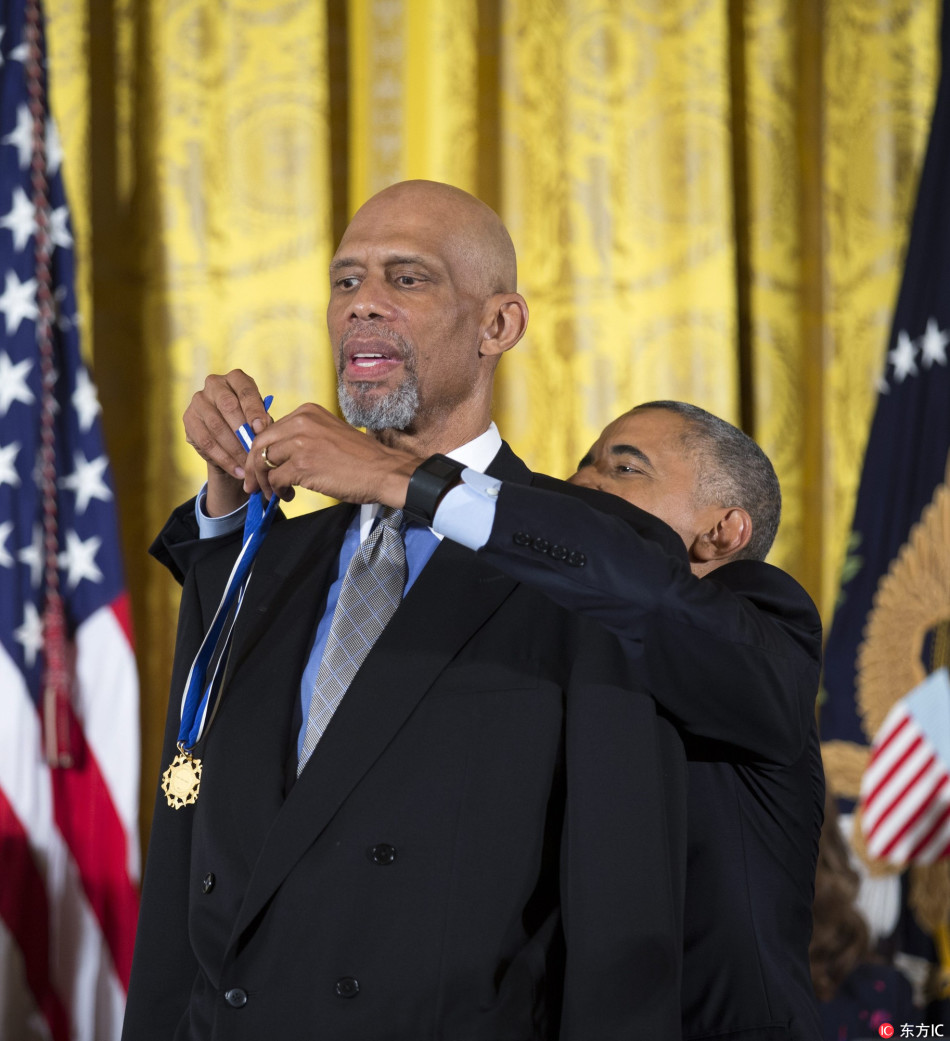奥巴马为乔丹颁总统自由勋章