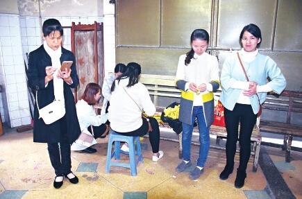 爱心“阿爸”离世 宁德千人送行