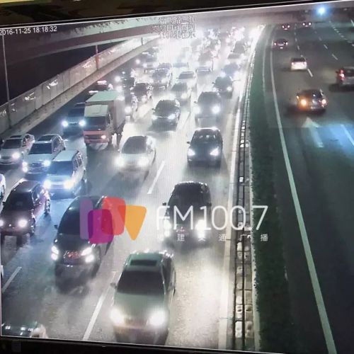 福州三环10车连环撞 这个最堵的周五晚高峰你被堵了吗？