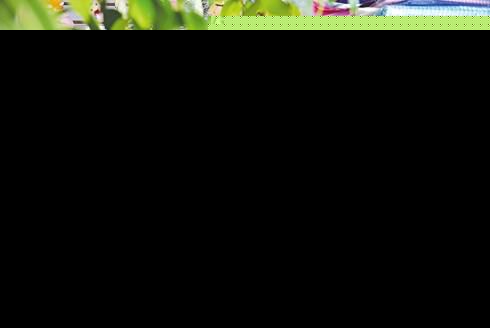 感动福建：带着爸爸上学 她扛起一个家
