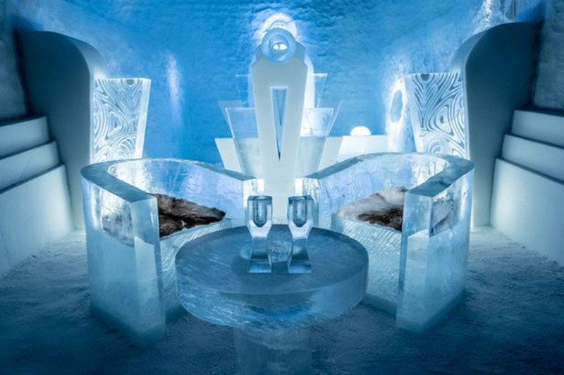 瑞典建成首个“冰旅馆” 全年开放所有家具由冰制成