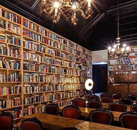 葡萄牙一酒店走图书馆风格 藏书数万本顾客络绎不绝