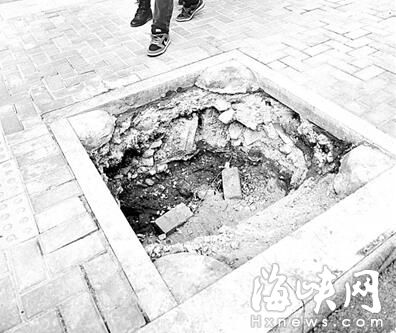 华林路3树池“张大口” 无围挡存隐患