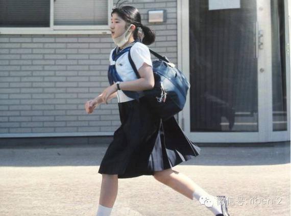 日本公主跑步上学怕迟到连闯俩红灯 保镖藏在各处