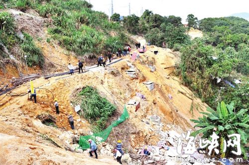 福州鼓楼区大腹山一期步道下月亮相 沿途可赏江景