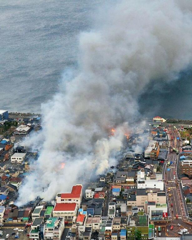 日本新潟县大火烧了10小时现场图曝光 现场如人间地狱