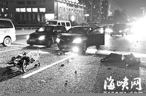 福州尤溪洲大桥电动车逆行机动车道 又酿车祸