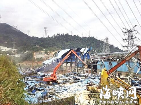 拆违！福州高新区南屿镇两处违建厂房被拆除