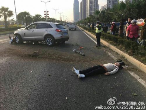 路遇车祸现场无人施救 消防战士挺身救出一生命（图）