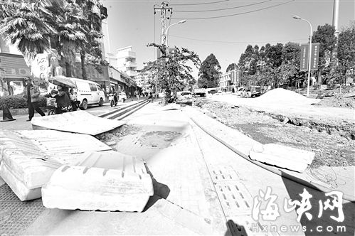 福州麦浦路破路未设告示牌 居民担心拖工期