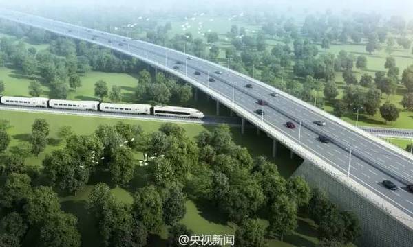 据了解，拉萨环城路环绕拉萨市区，项目计划总投资113.1亿元，全长近100公里，比北京的五环还要长。道路中总共有7个隧道，27座桥梁，其中还将跨越青藏铁路。