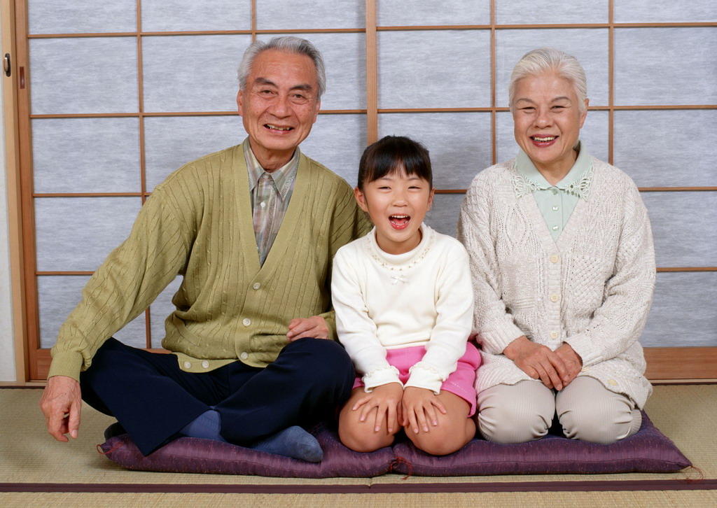 日本拟将“老年人”定义上调至75岁 不波及养老金