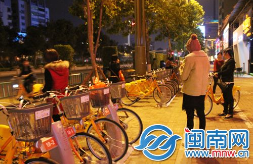 骑“小黄人”路过古城时光 姐妹伴：感觉泉州变大了