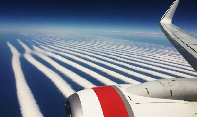 澳洲天空现罕见“斑马云” 云彩整齐景致出彩