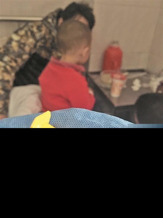 泉州2岁幼童玩具卡喉几近窒息 连夜抢救转危为安