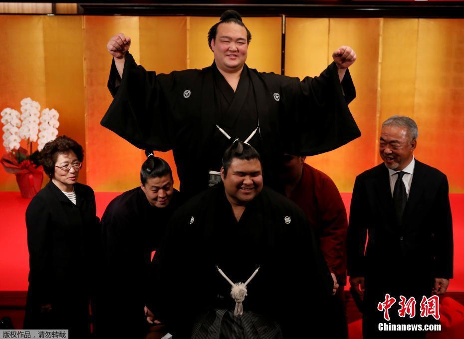 苦等19年 日本本土相扑手稀势之里晋升最高级别