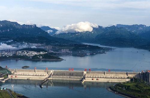 中国人建设的世界最大水库：用了1600万吨混凝土