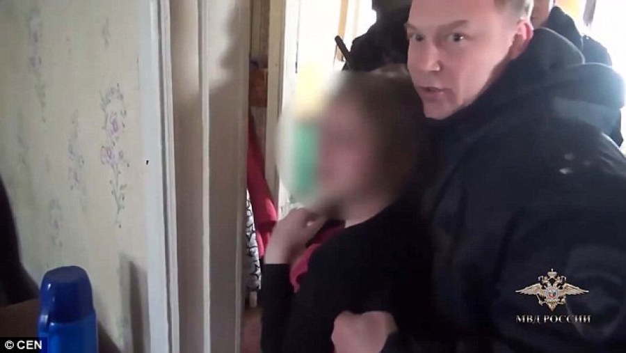 奇葩！俄罗斯瘾君子劫持13岁少女跟警察换毒品
