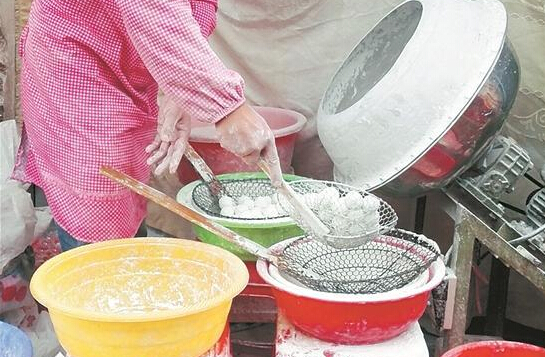 泉州传统口味元宵圆热卖 老店生意火爆
