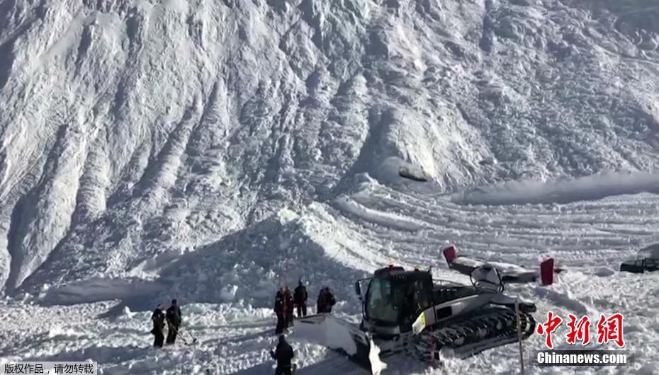 法国滑雪胜地雪崩至少4人丧生 罪魁祸首是更高处的滑雪者(图)