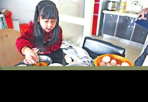 奇！买20个鸡蛋 连敲12个全是双黄(图)