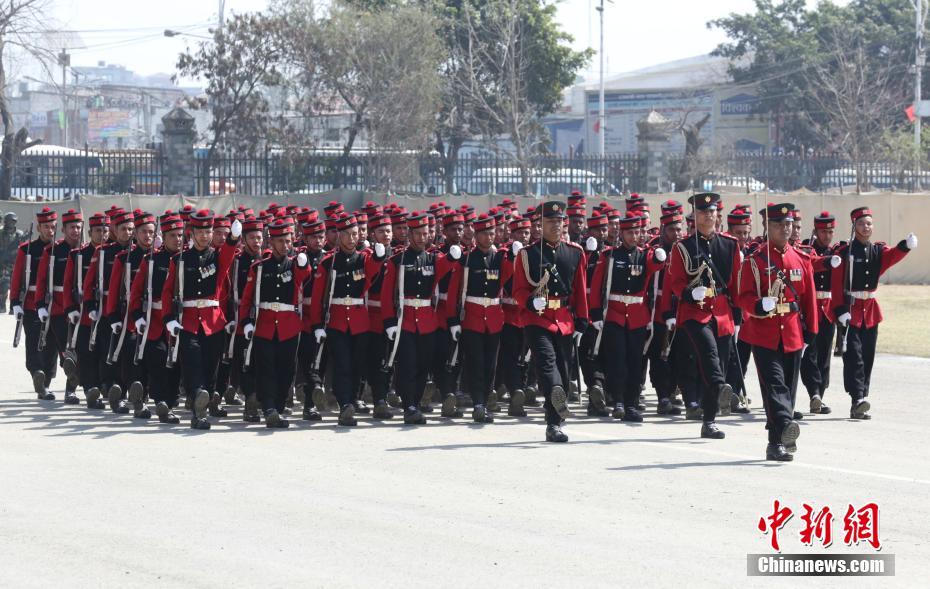尼泊尔举行阅兵仪式