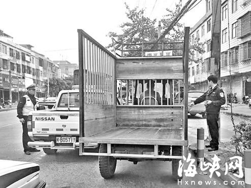 荔城交警专项整治遮挡号牌车辆