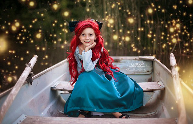 来自加拿大不列颠哥伦比亚省的一名女摄影师在网络上名声大振，而这得归功于她为自己7岁的女儿莱拉（Layla）拍摄的一系列迪士尼公主照了。