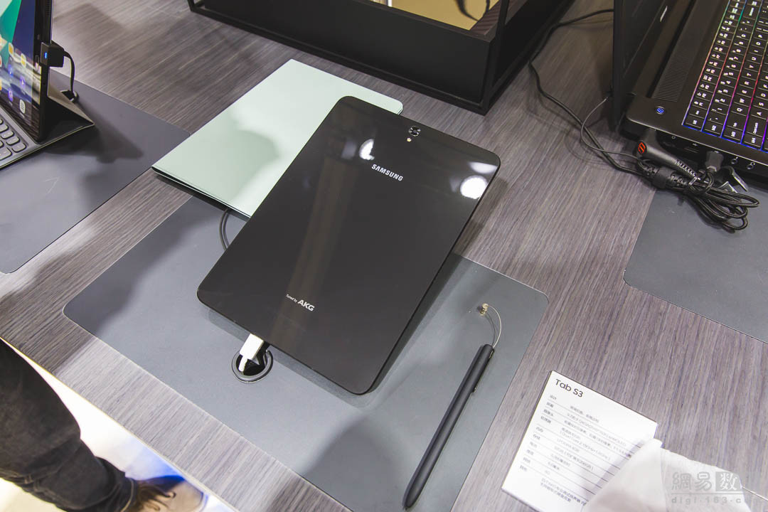 依然尴尬的安卓平板：三星Galaxy Tab S3体验