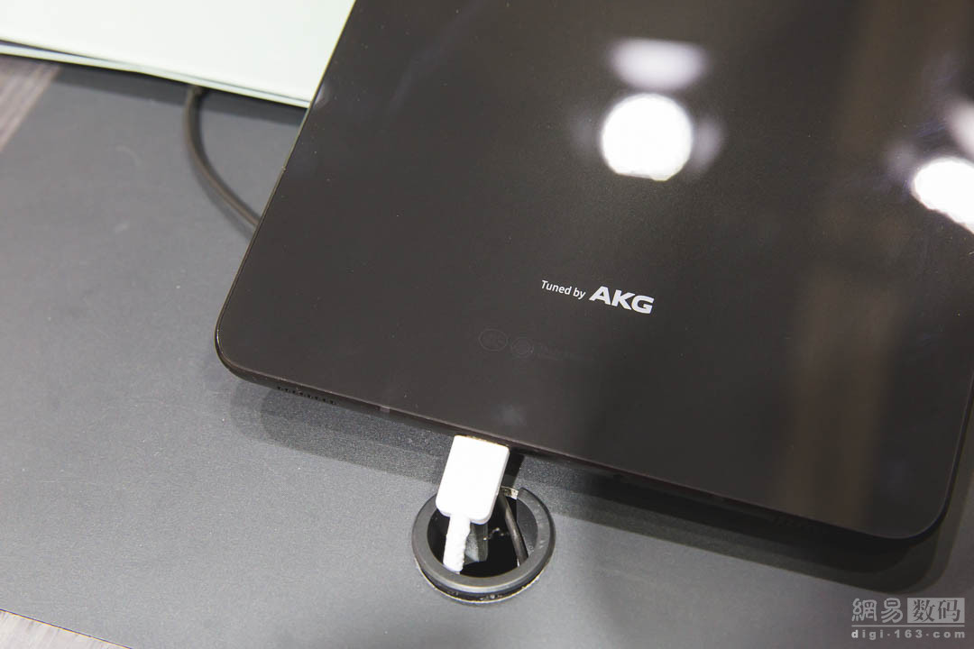 依然尴尬的安卓平板：三星Galaxy Tab S3体验
