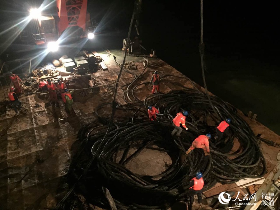 福建一海底电缆遭巨锚勾断 抢修队六天五夜修复