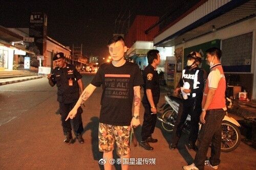 中国游客泰国被抢金链价值上万 歹徒骑摩托抢劫后迅速逃逸