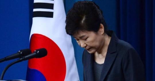 朴槿惠离开青瓦台前做了什么?韩国下任总统是谁?韩国历任总统下场