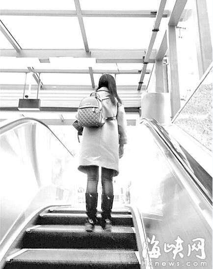 福州首个地铁逃票女 被网友微博曝光