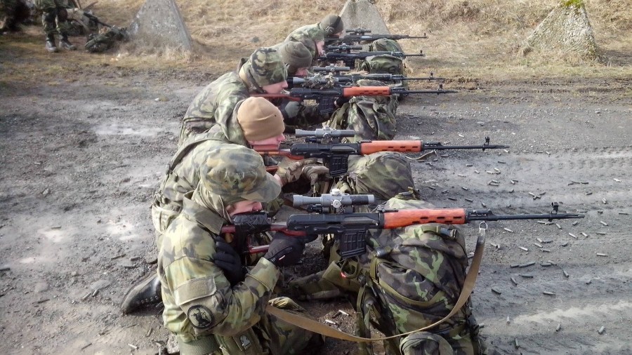 捷克军事力量有多强？捷克军队用SVD训练狙击手 尝试各种射姿