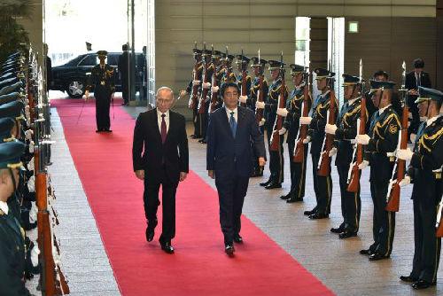 日本积极拉拢俄罗斯欲牵制中国：俄方没反应 中国难以牵制吗？